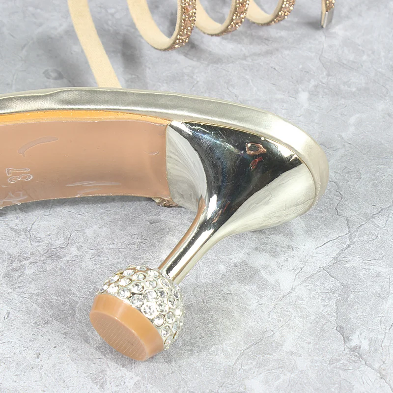 Scarpe da donna Estate Lusso da donna Modello serpente Avvolgimento Sandali sexy con tacco alto sottili Scarpe da sposa da discoteca in cristallo di