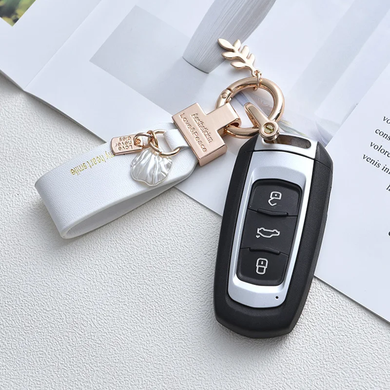 Car Key Chain Luxury Genuine Leather Keychain Pure Color Buckle Car Key Ring Car Accessories Gift Car Keychain car keychain