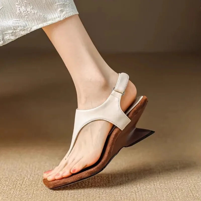 

Designer Women's Sandals Summer Square Head Clip Toe Sandal Retro Roman Sandals for Women Casual Flip Flops Women Heeled Sandals