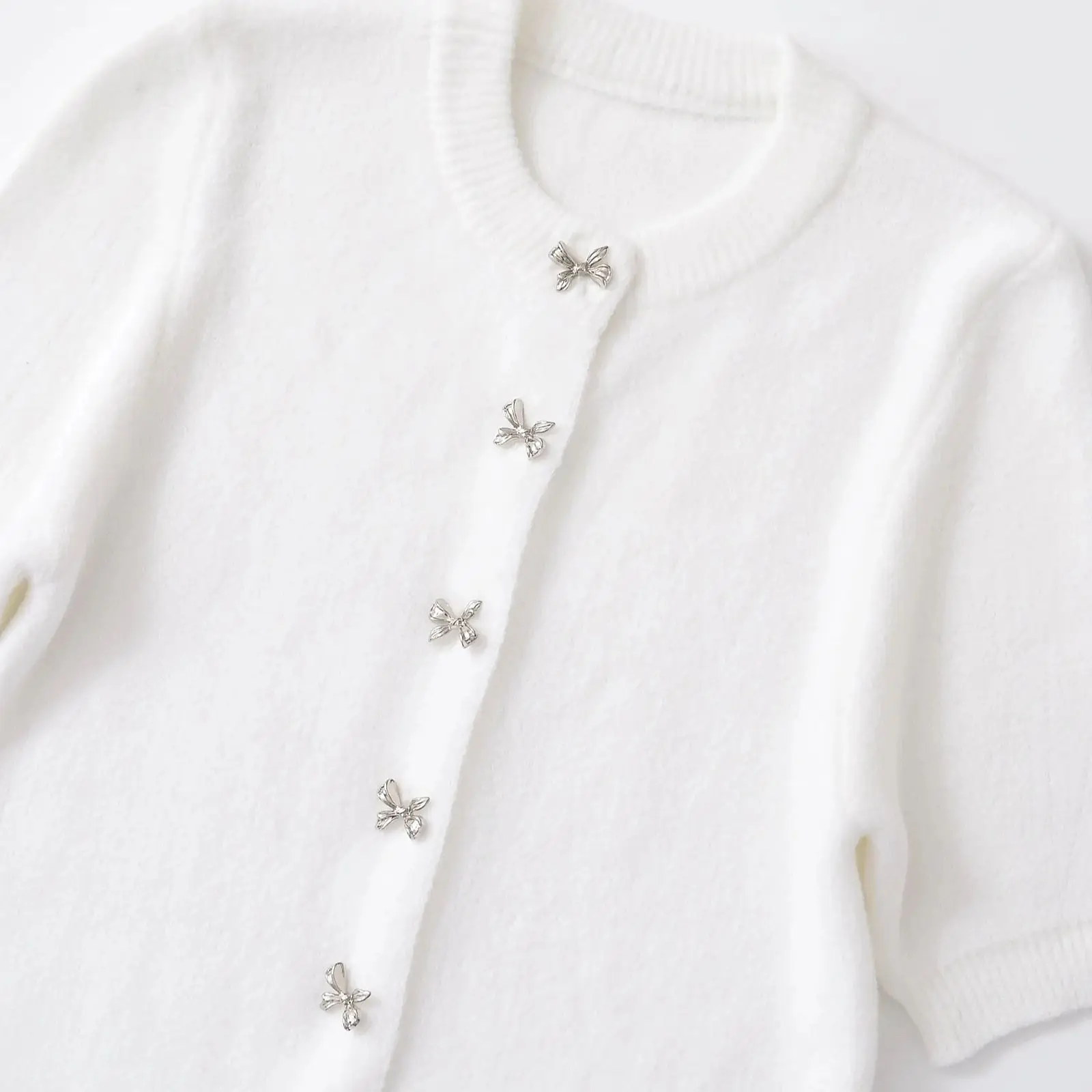 Autumn New Women Versatile Round Neck Short Sleeve Bow Metal Buckle Knitted Cardigan Coat 9598/201