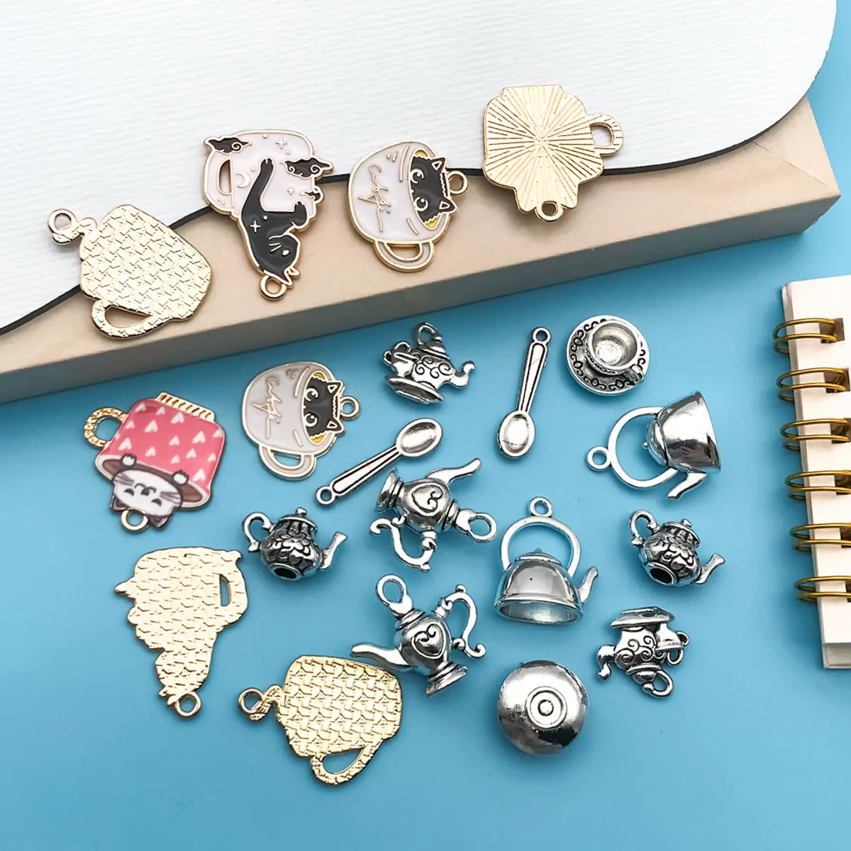 20pcs/lot Zinc Alloy Tea Pot Charms New Retro Style Tea Cup Pendants For DIY Necklace Bracelet Artificial Jewelry Making Accesso