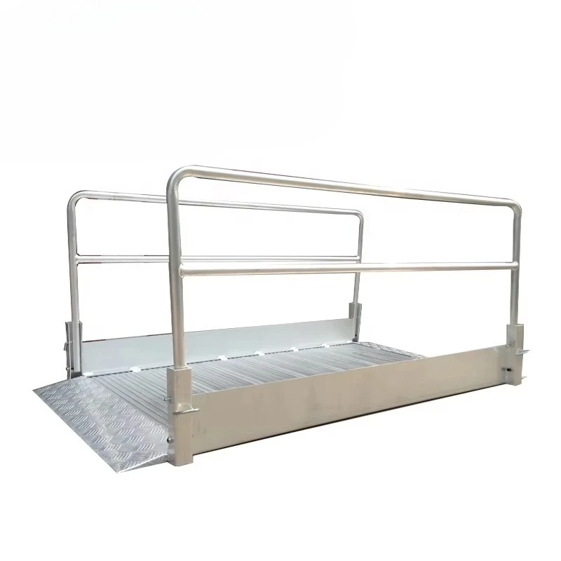 

High-strength aluminum aisle with ramps and handrails