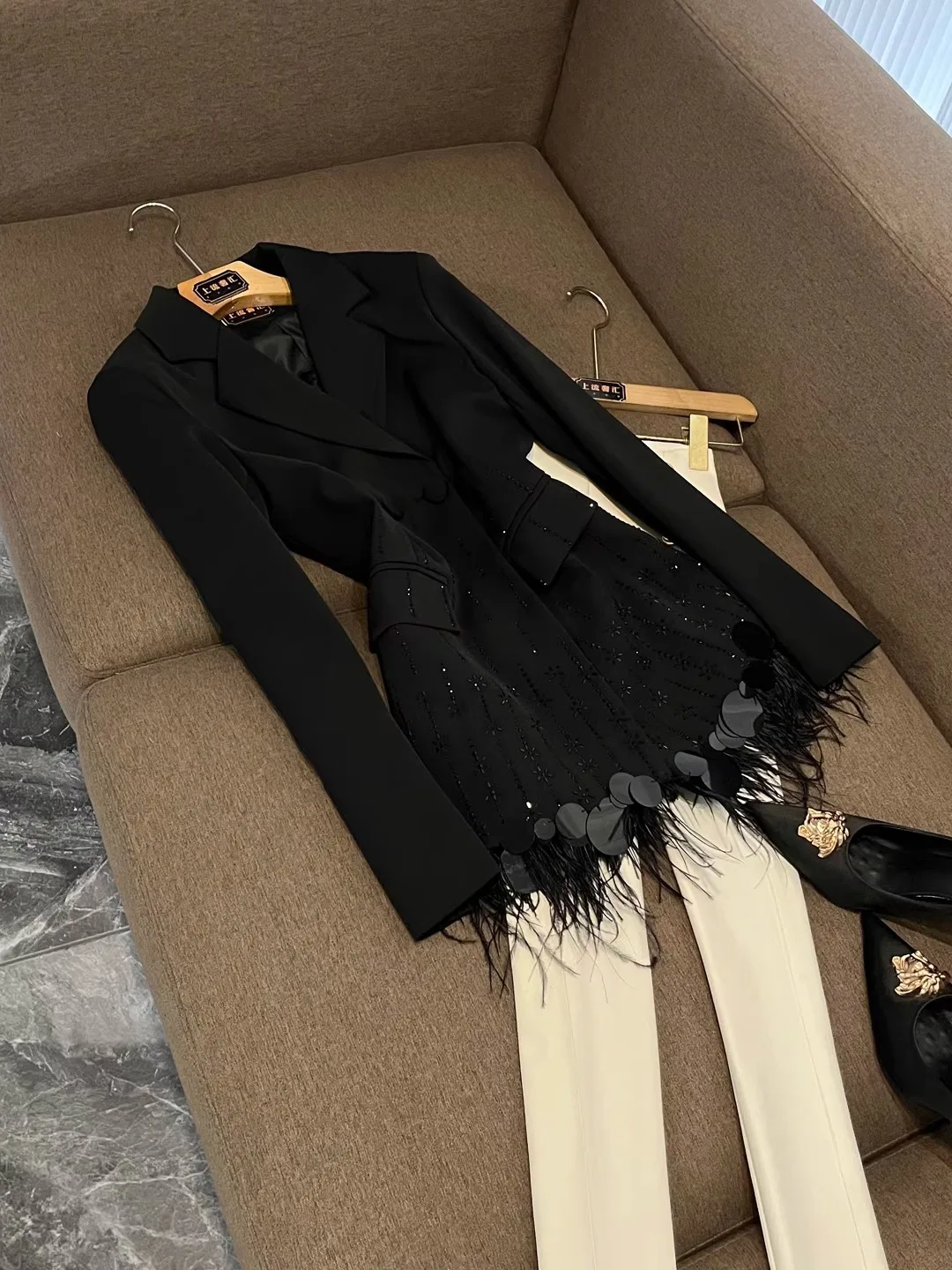 

Ele страусиное перо в стиле пэчворк, женский костюм Jaet, осенняя новая верхняя одежда Sle Personali, длинная застежка на двойных пуговицах