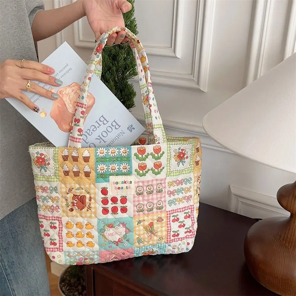 

2024 Fashion Heart Shoulder Bag Cute Shoulder Bag Soft Quilted Handbag Girls Book Bag Women Print Tote Bag