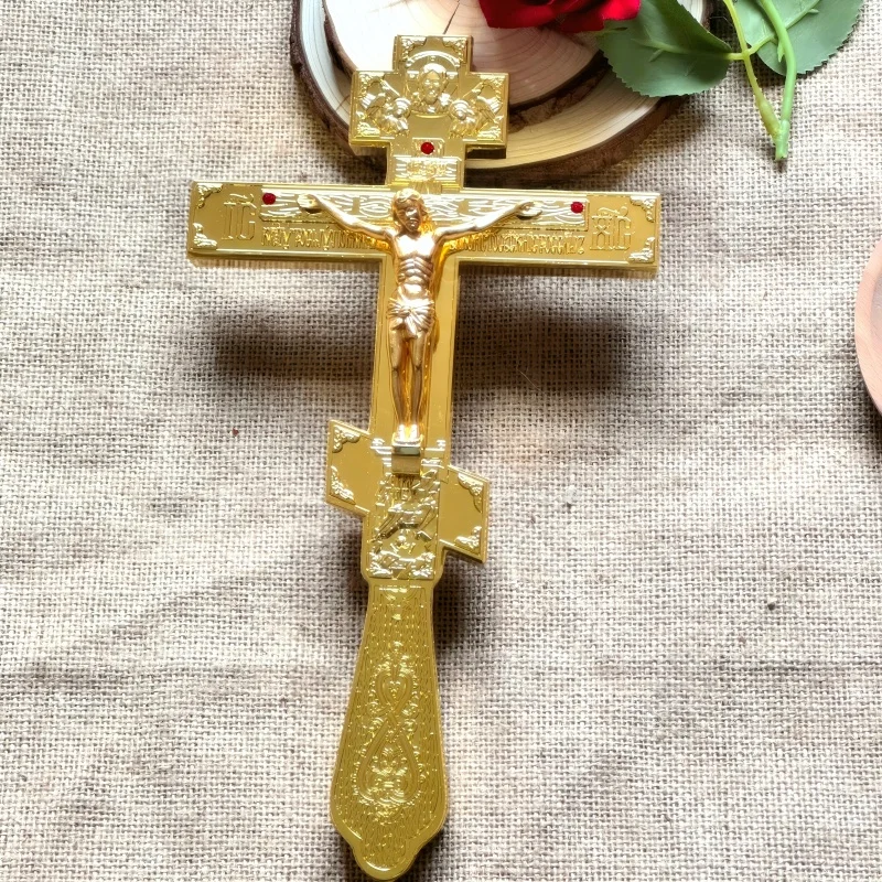 Vintage vergoldetes orthodoxes Standkreuz-Kruzifix mit emaillierter Basis für den Heimaltar, Gebetsandacht, christliche religiöse Dekoration – Detail 1
