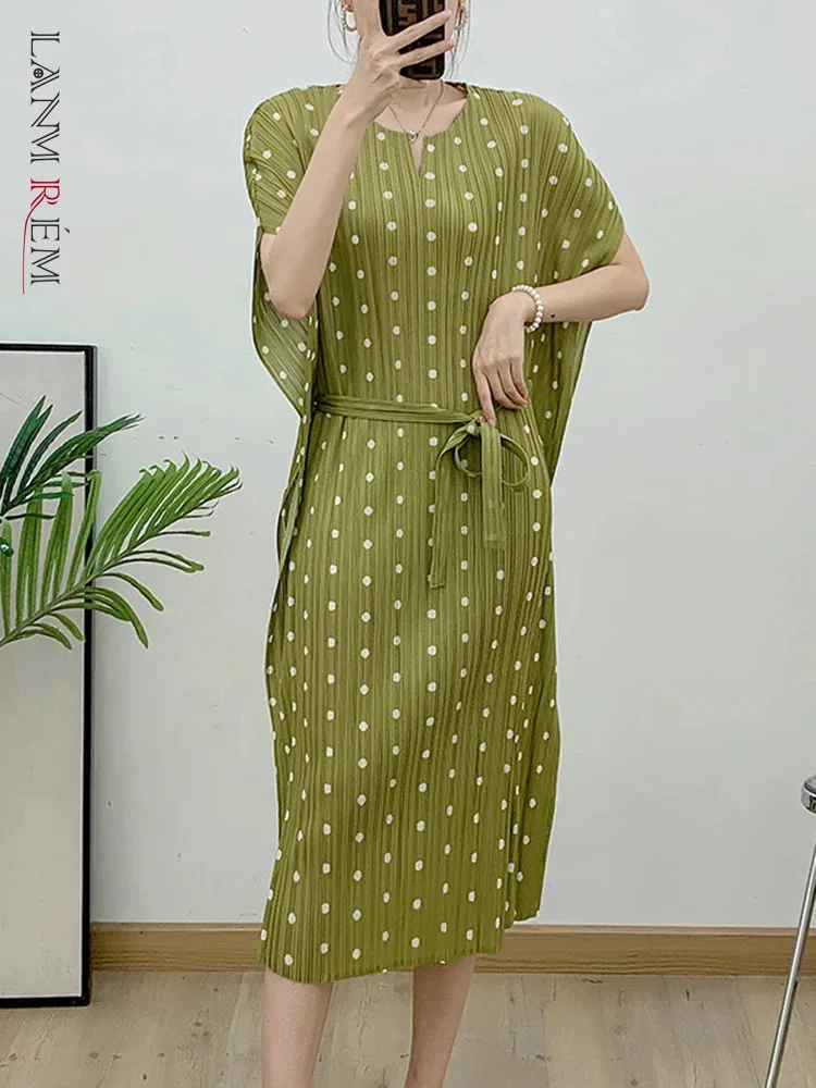 

LANMREM Casual Pleated Dot Dress Women O-neck Batwing Sleeve Lace-up Gathered Waist High Stretch Dresses 2024 Summer New 2Z2018