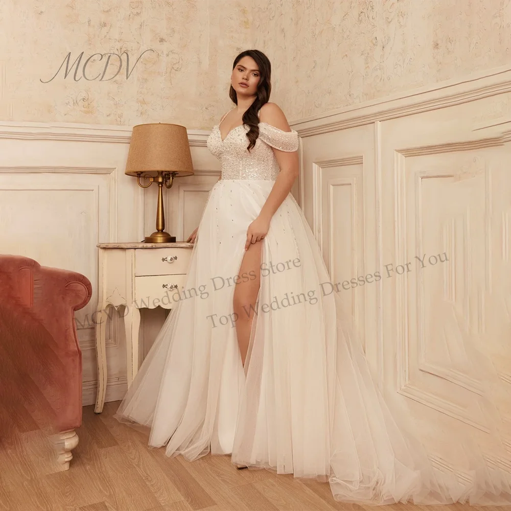 

Oversize Wedding Dresses 2026 Luxury Spaghetti Straps A Line Crystal Beaded Bride Gowns Side Split robe de mariage Customized
