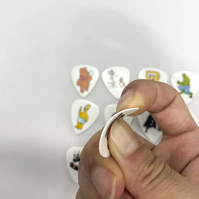 50pcs Multi Pattern 0.71mm Medium Cartoon Guitar Picks Celluloid  Mediators Plectrum Guitar Accessories for Acoustic