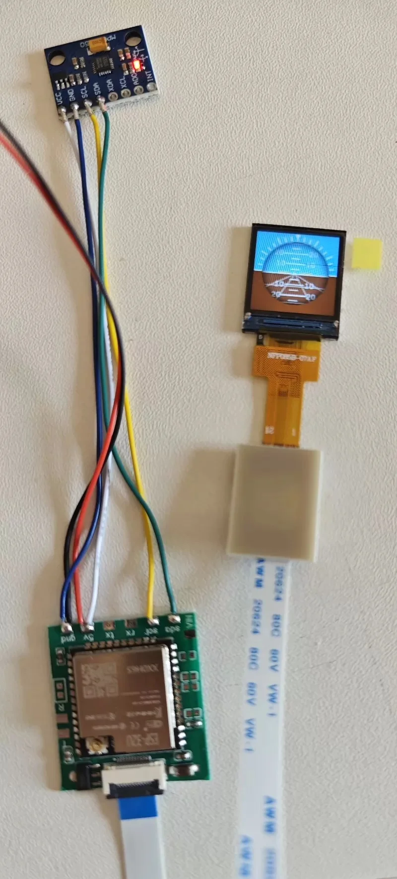 

RC FPV Simulated Driver Cockpit Instrument Panel 0.85-Inch Screen Display Attitude Indicator/Compass/Radar Interface Dashboard