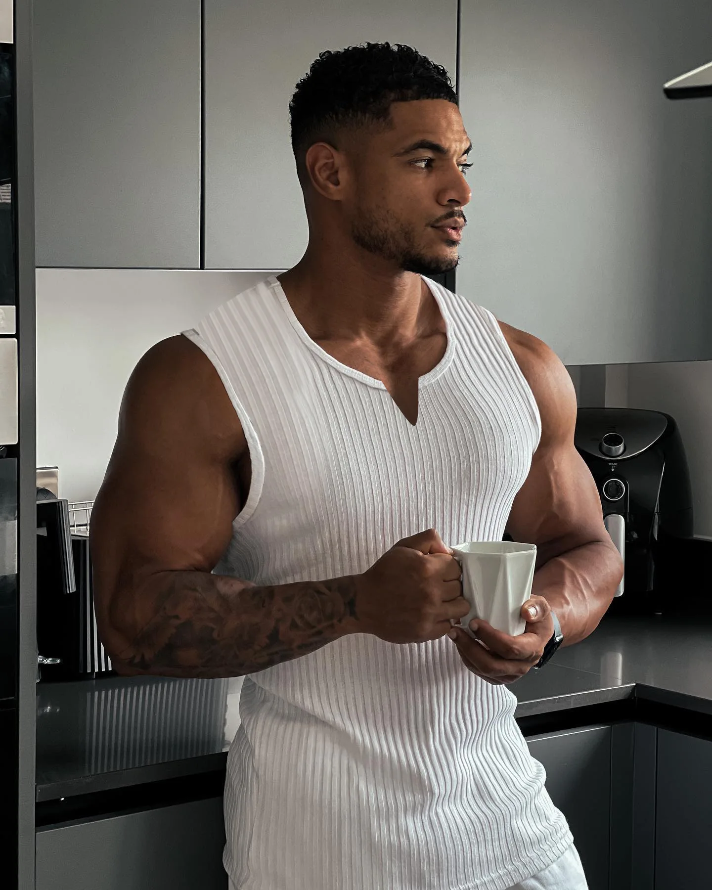 Summer Tank Top Men Gym Fitness Training Vertical striped V-neck Vest Quick Dry Bodybuilding Sleeveless T-Shirt Men Jopping Vest