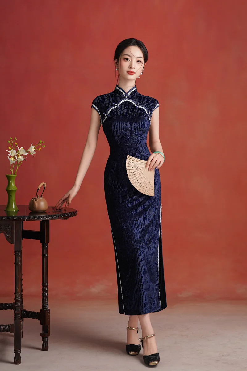 

Navy Blue Velour Sleeveless Chinese Style Suzhou Long Cheongsam Improved Young Style Female Qipao