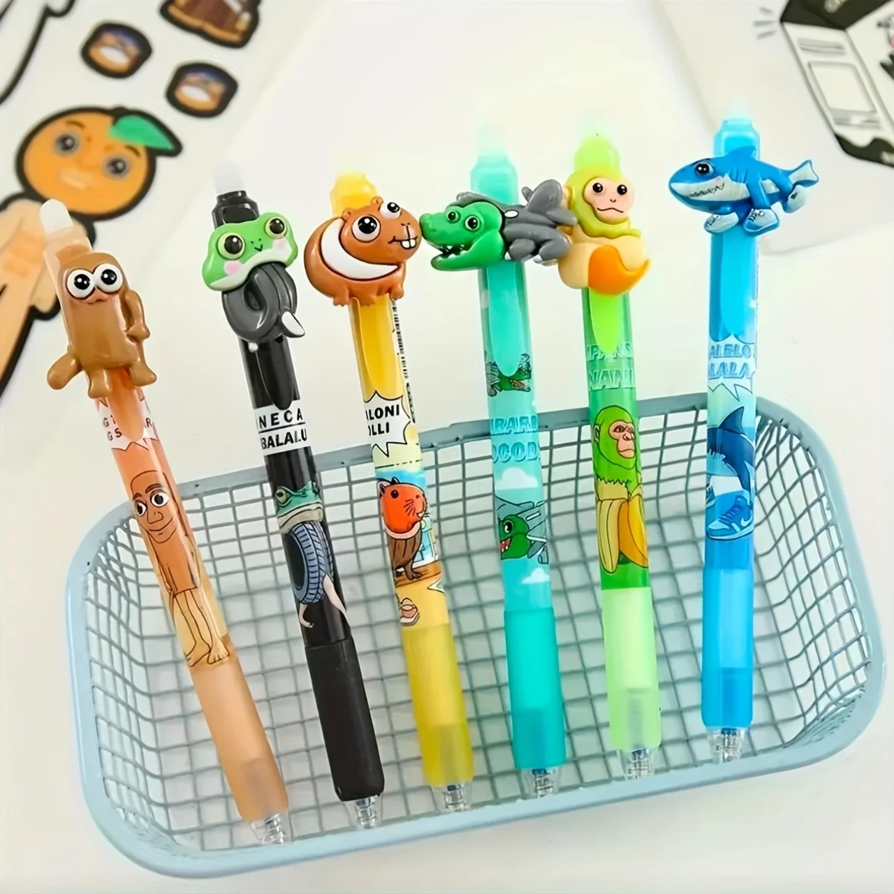 

4-Pack of Erasable Gel Pens with Random Designs, Retractable Erasable Pens for Elementary School Students, Cute Style for Girls, High Aesthetic Appeal, Erasable Water-Based Pens, Smooth Writing, Shan Hai Jing Pattern, Suitable for Office Use