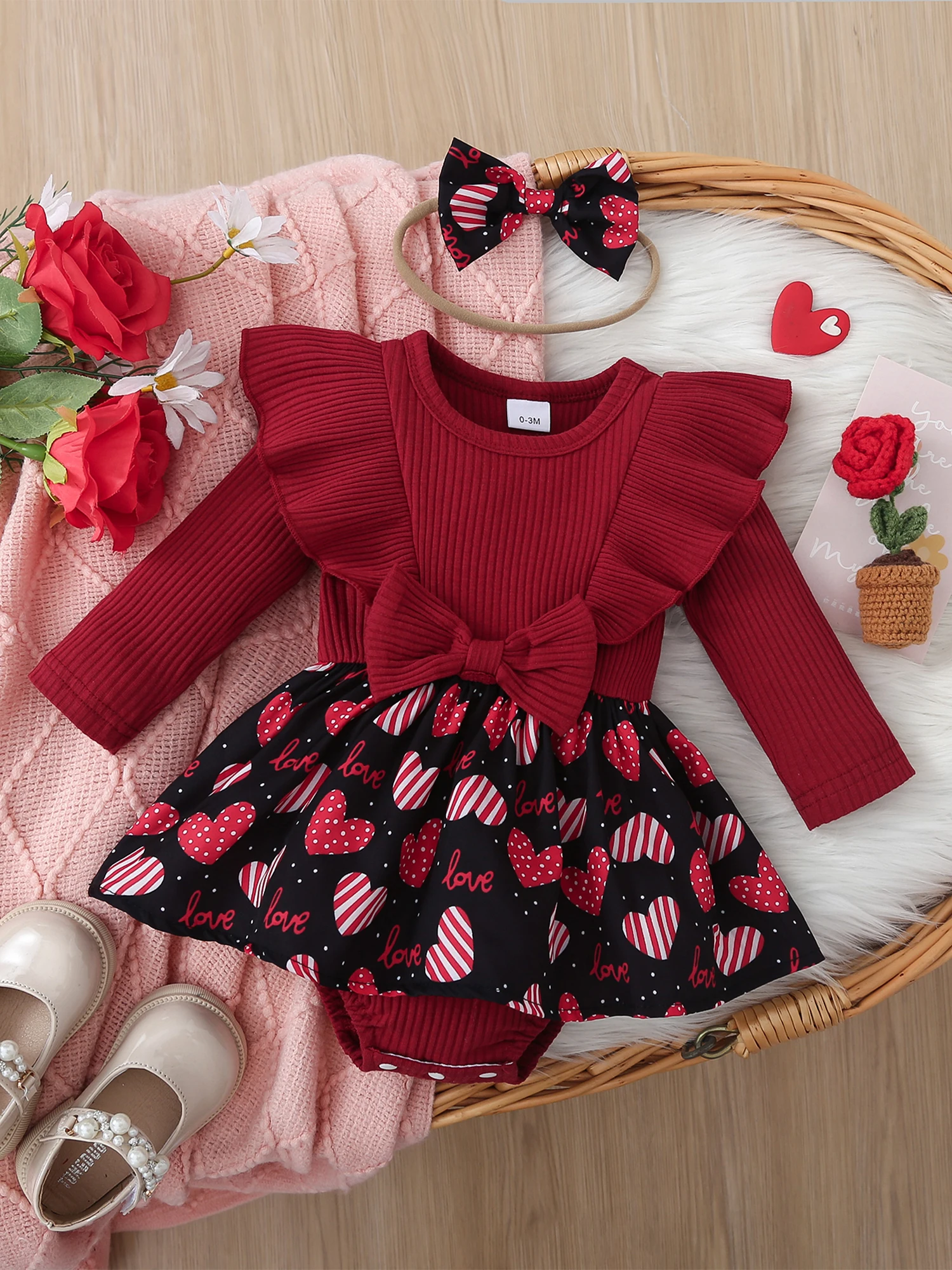 

Adorable Baby Girls Valentine s Day Heart Print Romper Dress with Matching Headband Set for Infant Toddler - Sweet and Stylish