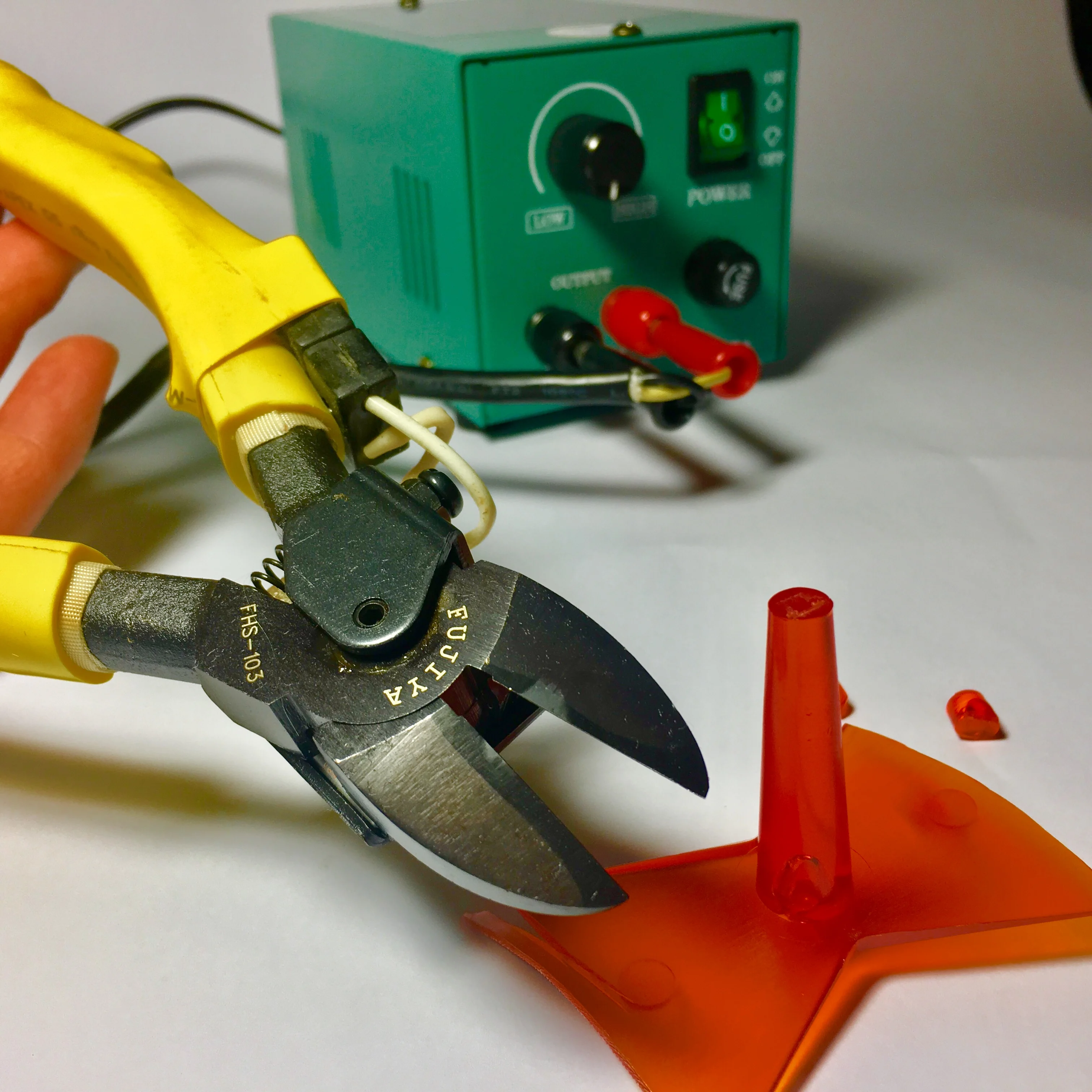 Industrial Grade Electric Heat Cutter Nipper for Hard Plastic with PVC Handle OEM Available FUJIYA/Customized Brand FHS-32 Model