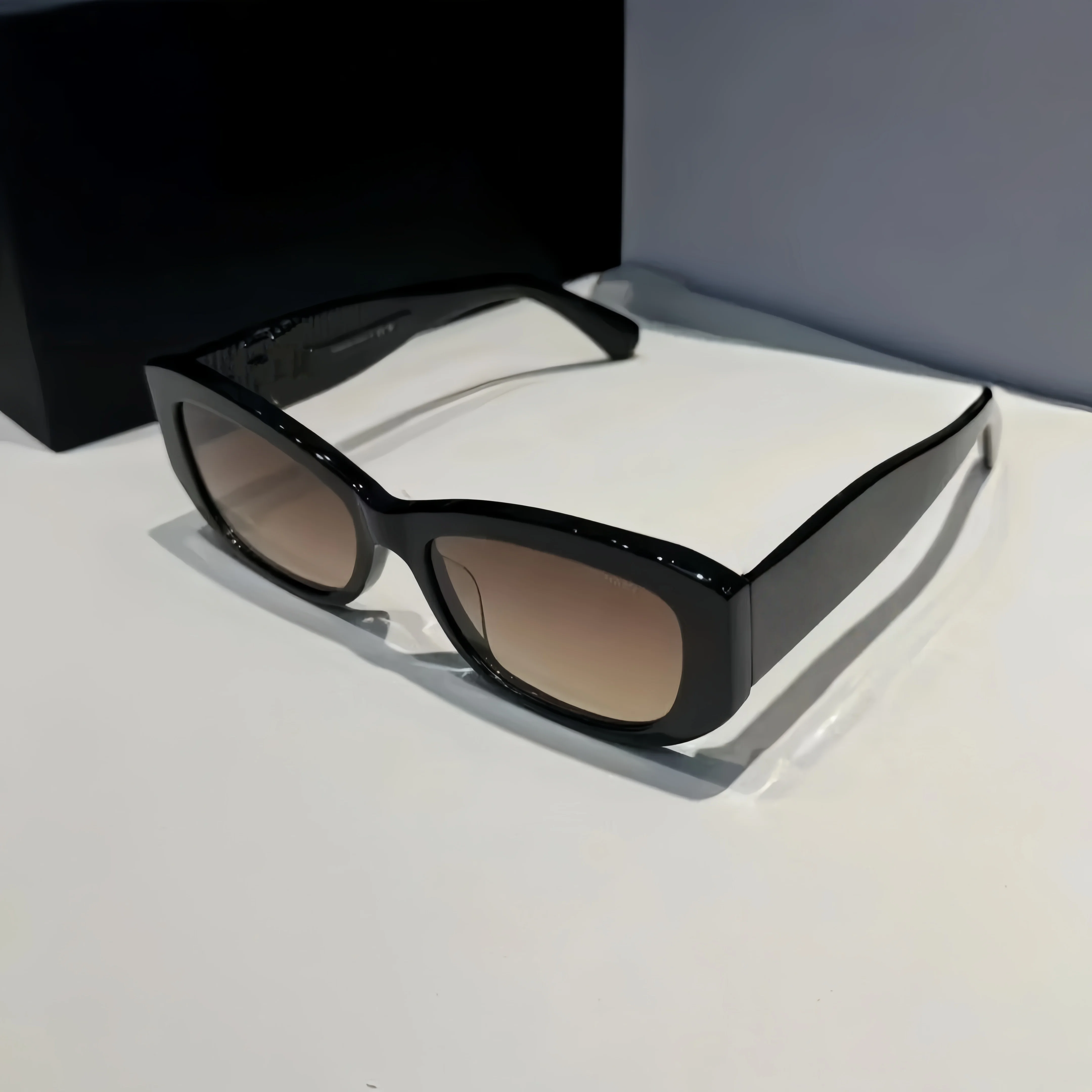 lunettes-de-soleil-tendance-unisexe-ch5493-de-marque-a-prix-reduit-–-protection-uv-et-coupe-vent-–-accessoire-de-trajet-quotidien