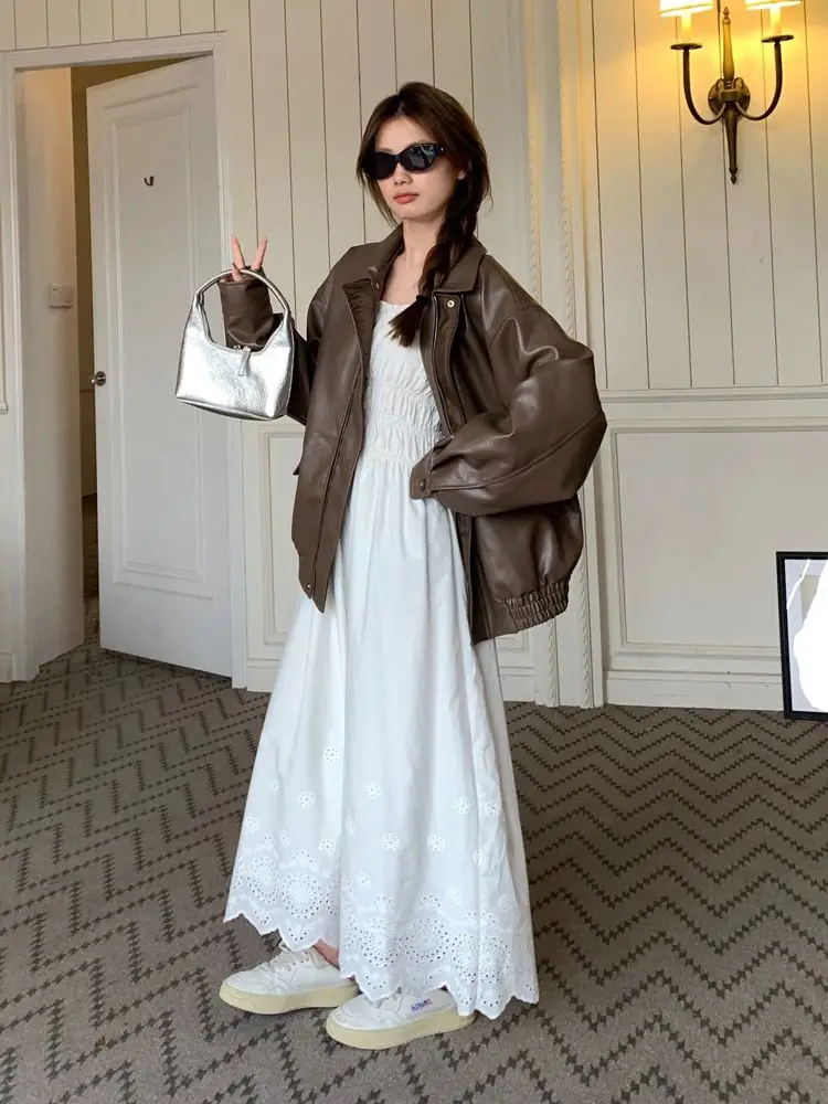 

Женские джинсовые куртки Женское пальто из искусственной кожи Черный отложной воротник Передний карман на пуговицах Чистый простой базовый стиль Модный элегантный