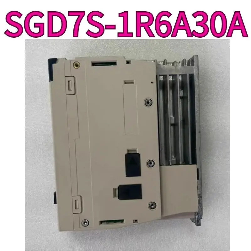 Used SGD7S-1R6A30A Seven Series 200W Servo Driver Test OK Fast Shipping