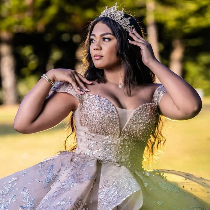 

Блестящее светлое платье цвета шампанского с открытыми плечами Quinceanera, тюлевое блестящее платье с кристаллами и бисером, платья de 15, Quinceanera ﻿ Индивидуальный