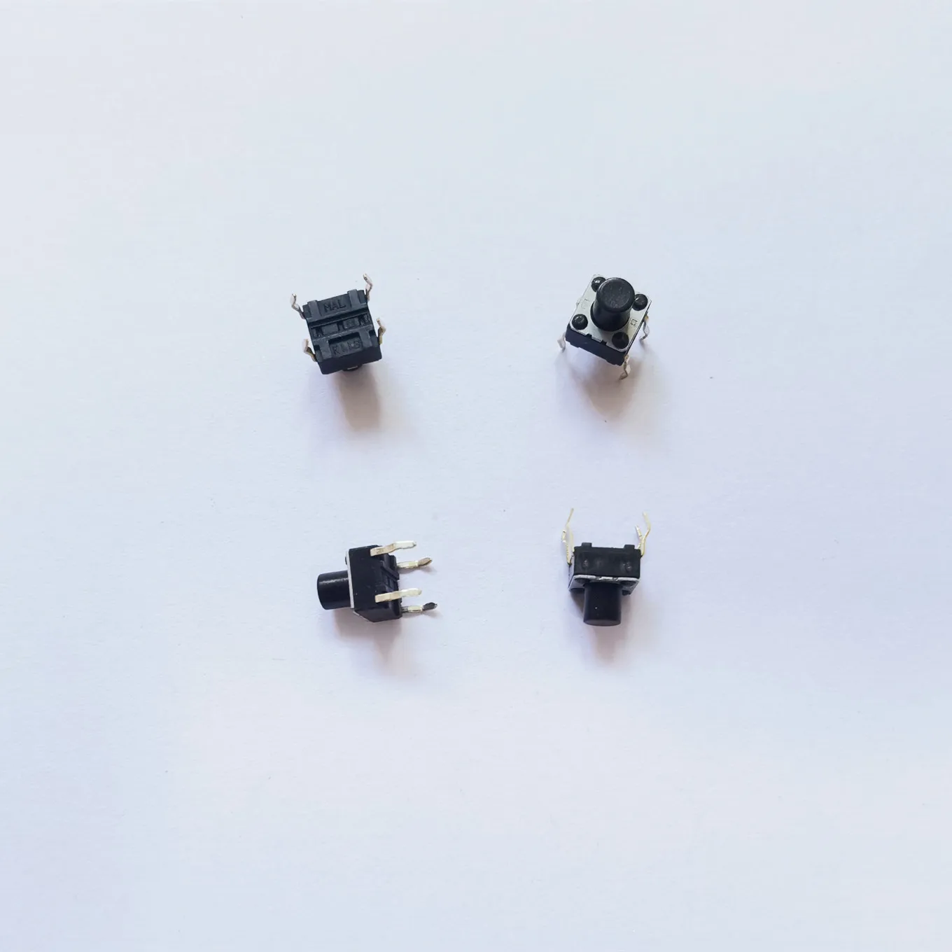 

Original new 100% touch key switch 6*6*7MM round head directly inserted 4pin micro motion 250 grams EVQPAG07K