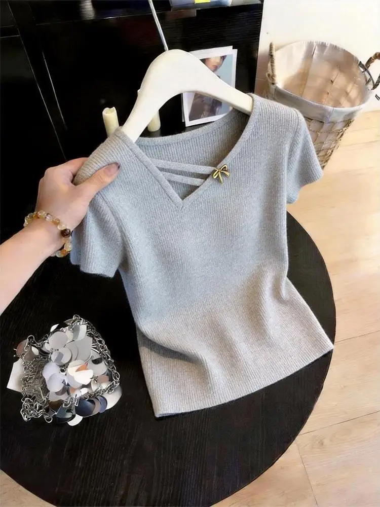 

Slimming V-Neck Ice Silk Short Sleeve T-Shirt plus Size Women's Fashionable Summer Design Top Korean Style Knitted Base Shirt