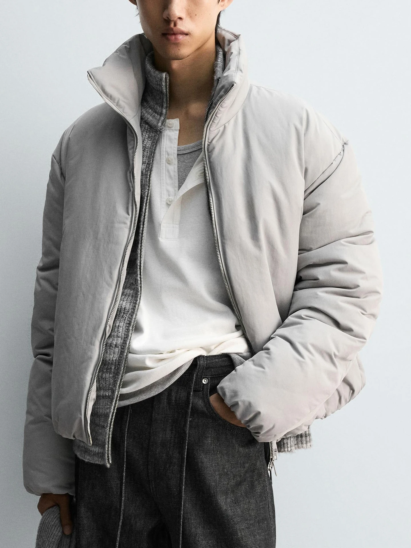 

Новая зимняя мужская куртка свободного кроя из водоотталкивающего хлопка с воротником-стойкой, на молнии, с декоративными элементами, повседневная, теплая, гарантия тепла