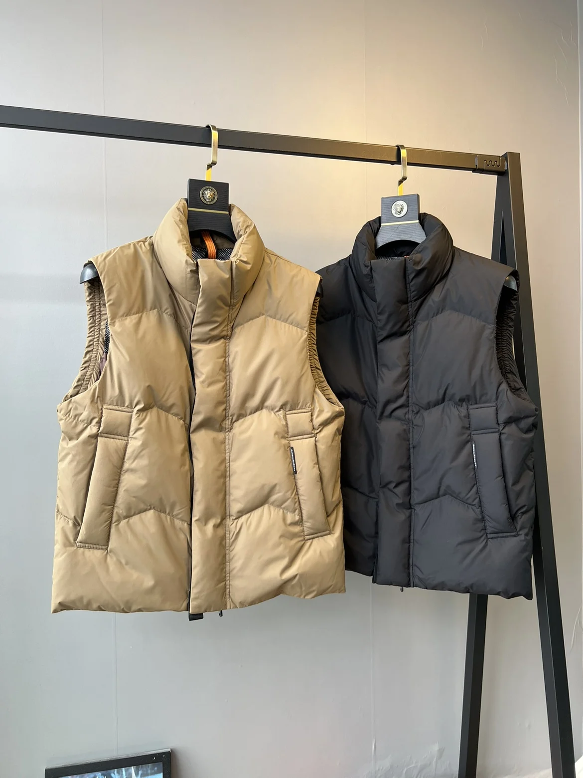 

Winter Thiened Men's down Vest Pure Color Zipper Decorated Stand Fit Faion Urban Sle Casual Leisure White Du down