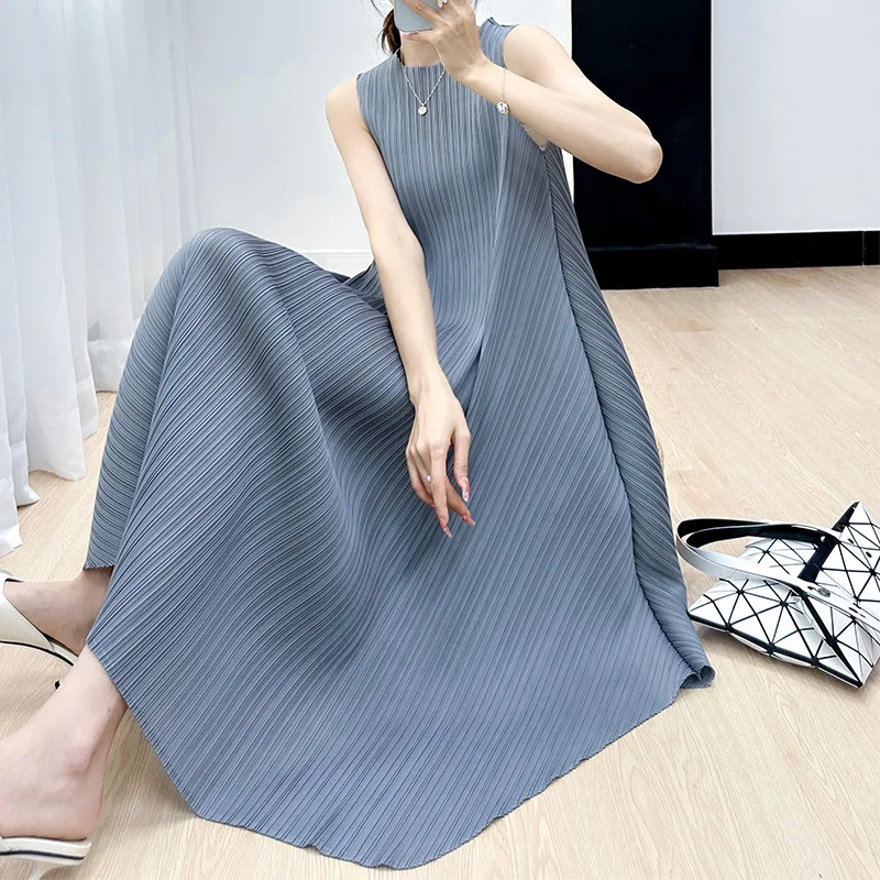 Miyake Skirt Women 2023 Summer New Casual Simple Graceful Loose Pleated Design round Neck Sleeveless DressLuxury Evening Dresses