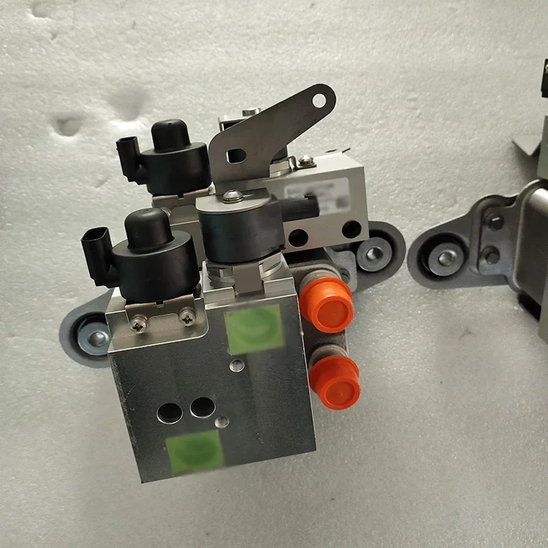 FOR SAIC ROEWE TMS  Control Air Conditioning Valve Terminal Integrated Thermal Management System Heat Pump Control System