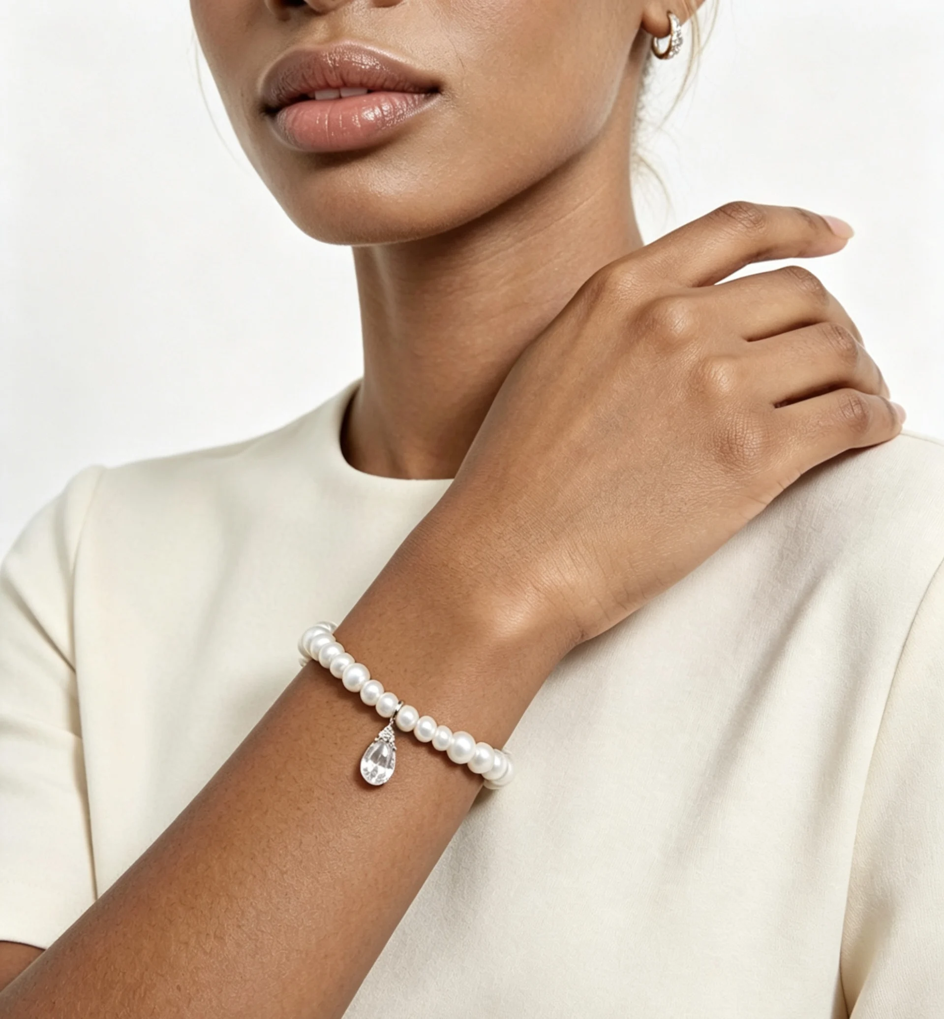 

Freshwater Pearl Bracelet with Teardrop Zircon Pendant, Adjustable