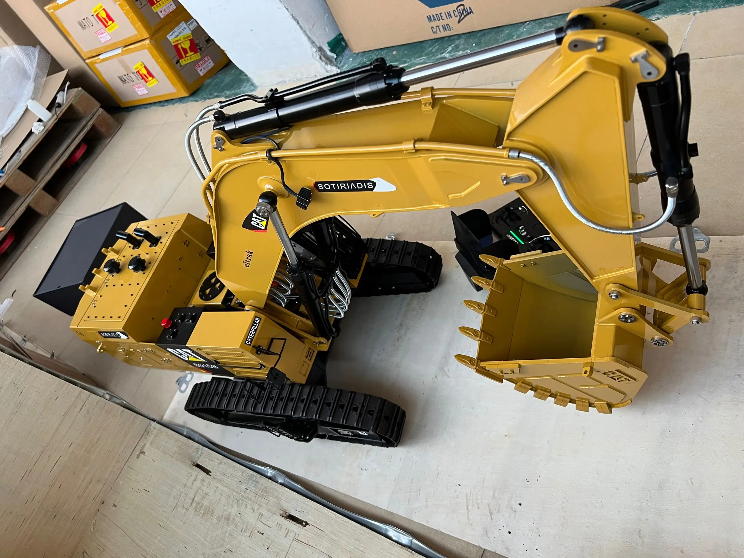 Sound 6015B 1/14 Hydraulic RC Excavator Metal Model Complete Oversize Heavy Machine Digger Brushless Motor Radio Cars PL18lite