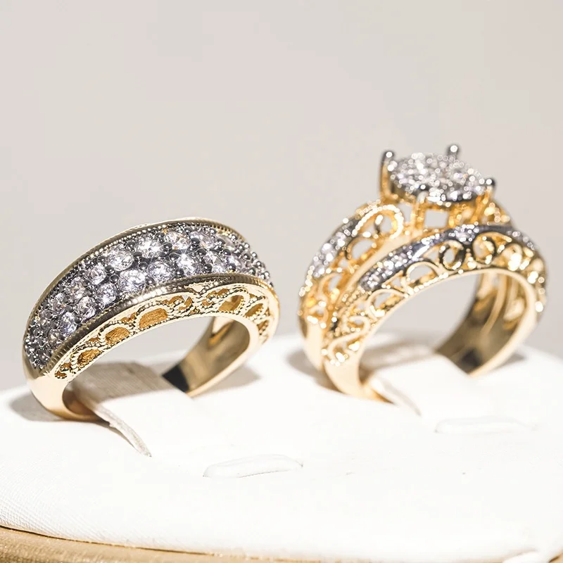 Anillo de Tres Piezas de Oro con Diseño Exquisito para Parejas, Joyería Brillante con Incrustaciones de Circonio de Doble Color, Moderna y Personalizada