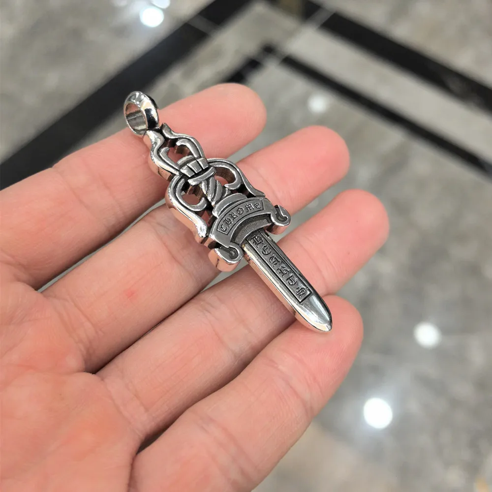 

925 Silver Sword Pendant Punk Hip Hop Trend Personalized Color diamond European and American Retro Worn party gift Men and Women