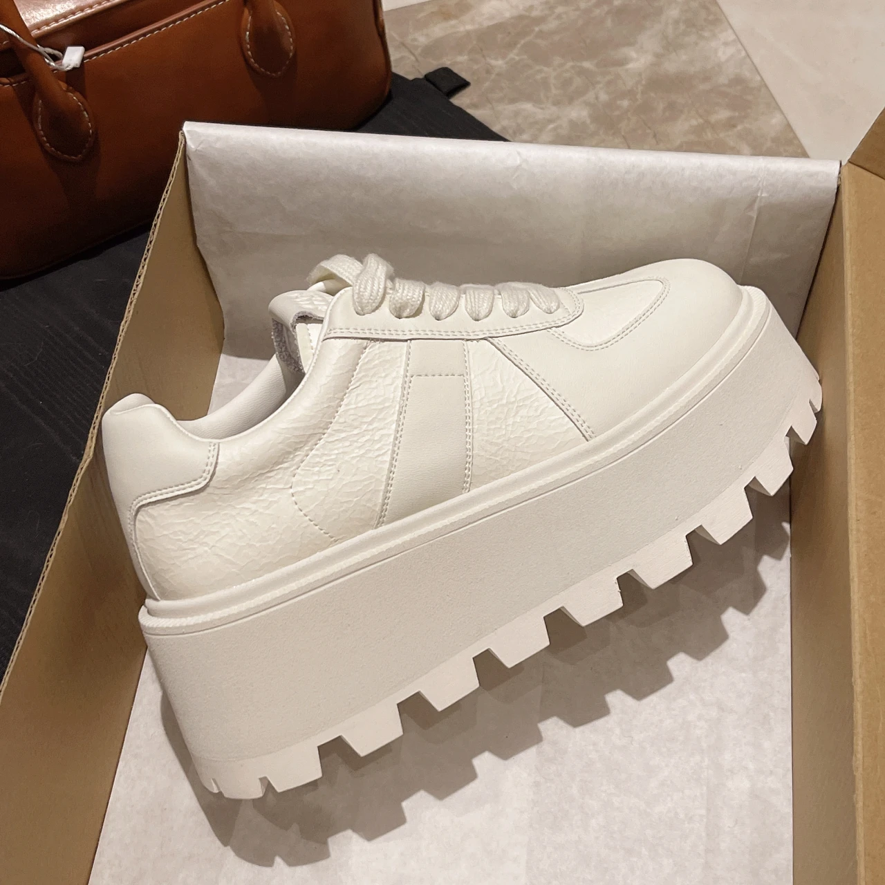 Women 6CM High Platform Sneakers Casual Outdoor Skateboard Shoes Comfortable Lace Up Chunky Sneakers Running Sports Shoes Female