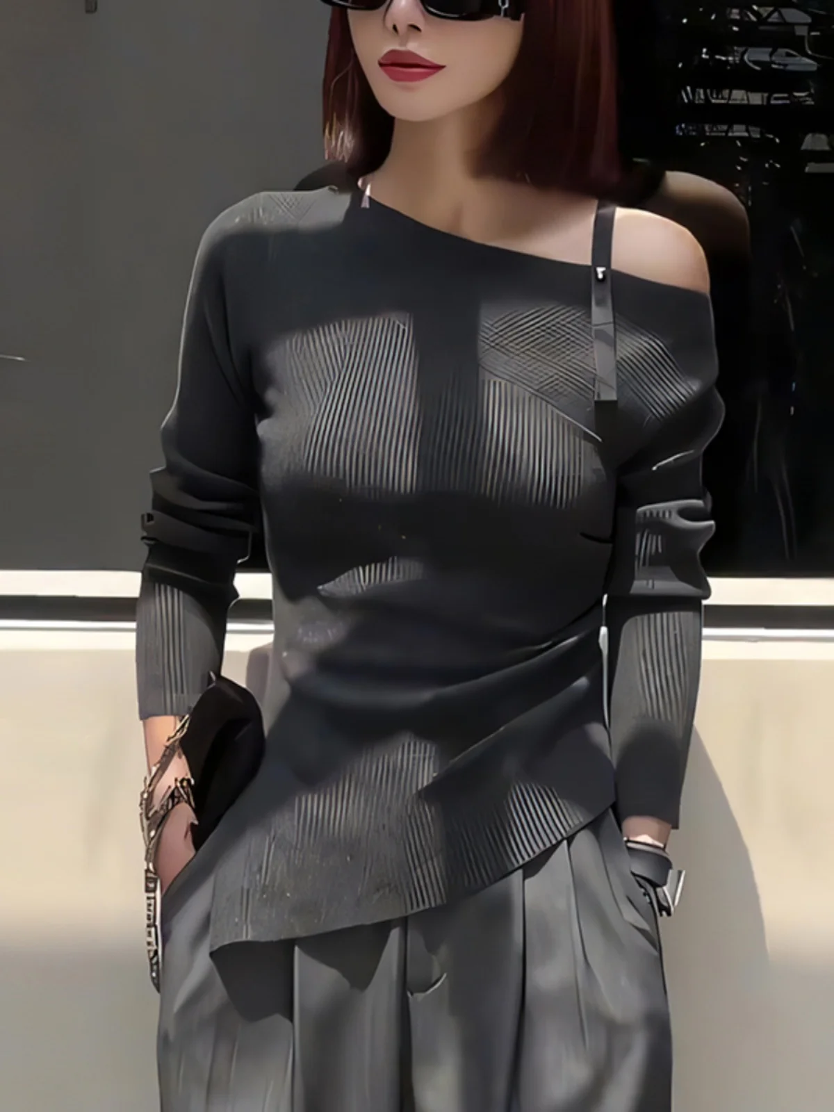 

Новый осенний женский вязаный свитер с открытыми плечами, однотонный, приталенный, для повседневной носки, высококачественный, модный топ