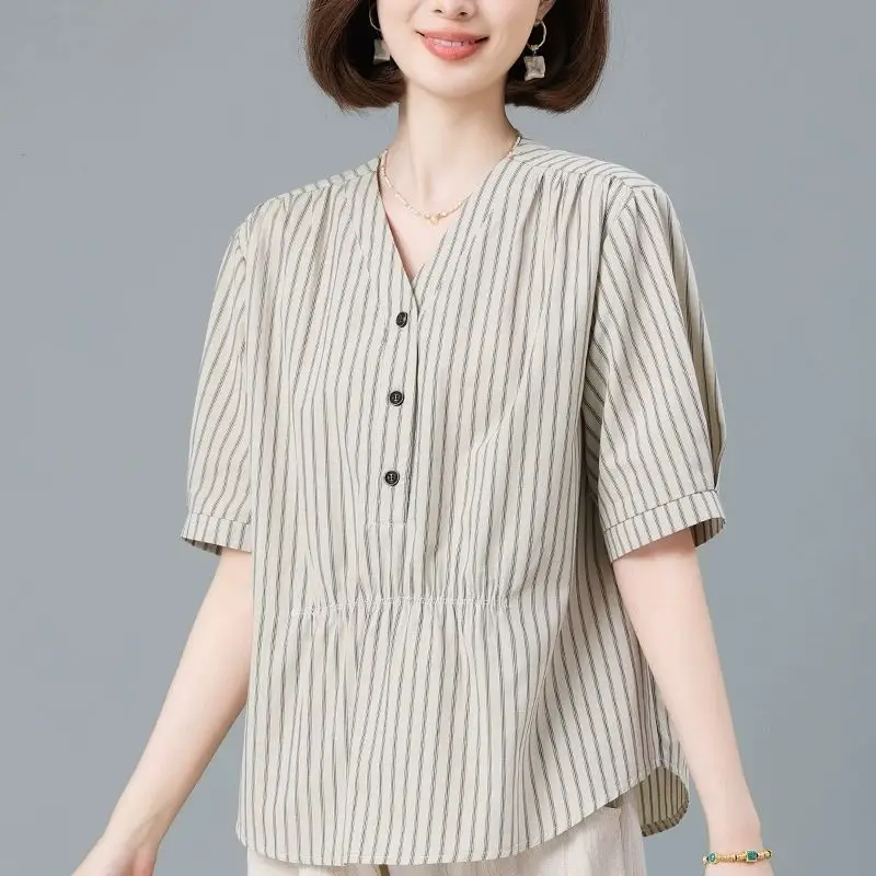 Chemise d'été en coton à manches courtes et col en V coupe ample