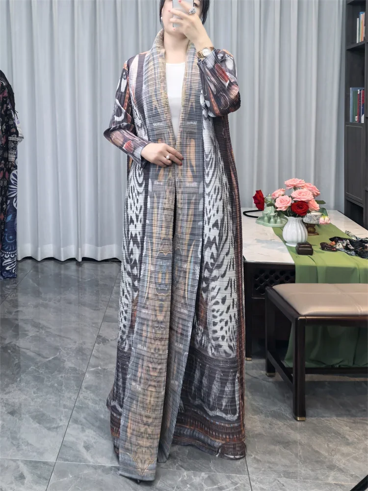 

Miyake Pleated Foldable Collar Retro Printed Long Sleeved Trench Coat Women's 2024 Summer New Original Designer High-end Robe