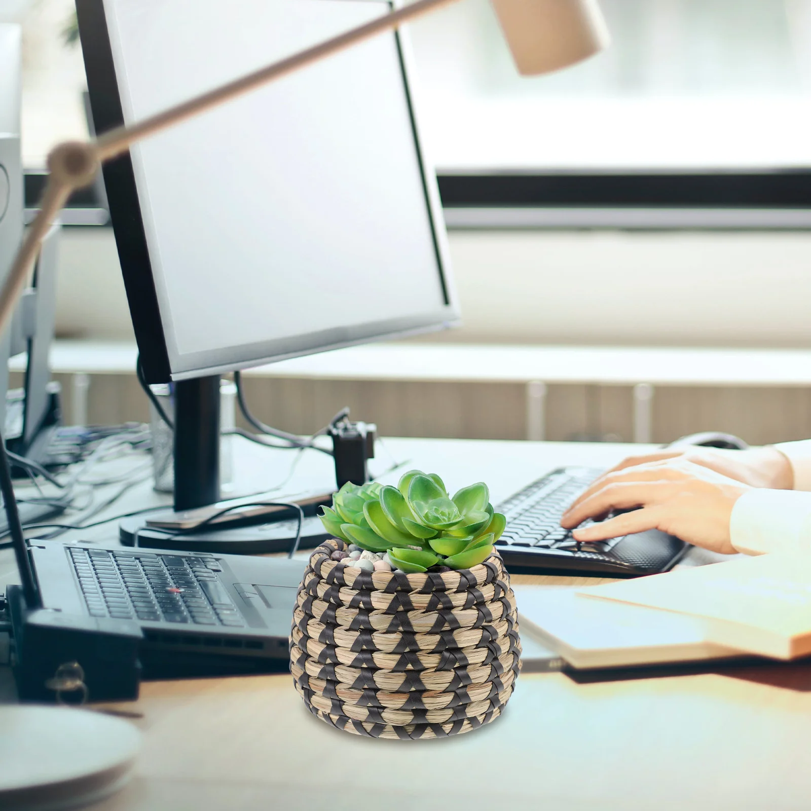 

1pc Natural Straw Handwoven Flower Pot Cover Multi-Purpose Woven Basket For Desktop Plant Organizer Pen Holder Indoor Planter