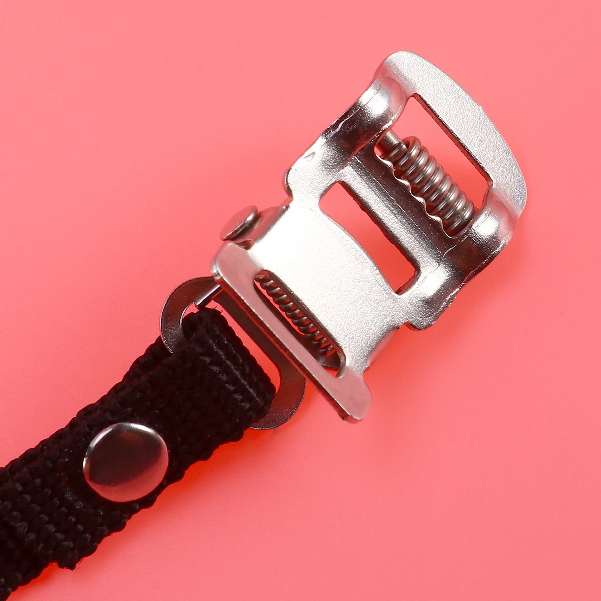 

2Pcs Adjustable Bike Toe Clips Plastic Anti-Slip Pedal Straps Cycling Road Mountain Bike Safety Toe Covers Black