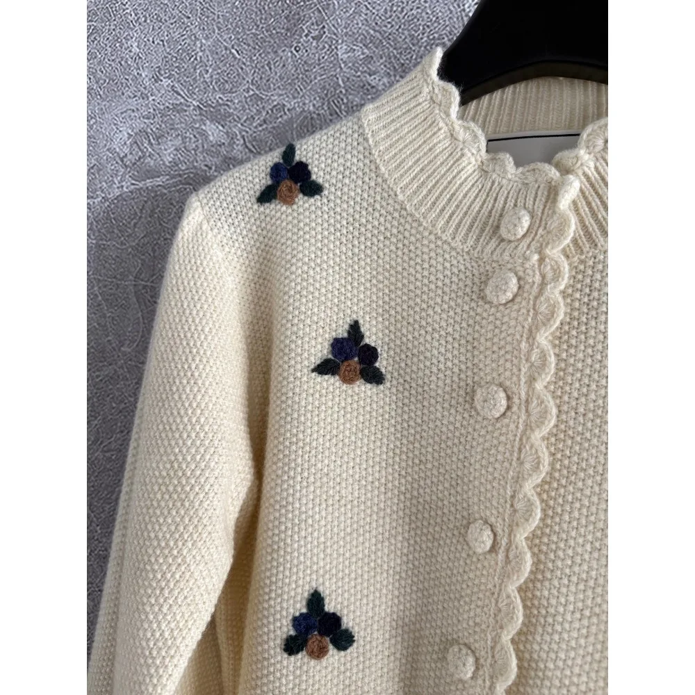 

White Beige Flowers Appliqued Long Sleeve Cardigan Tops 2025 New High Quality