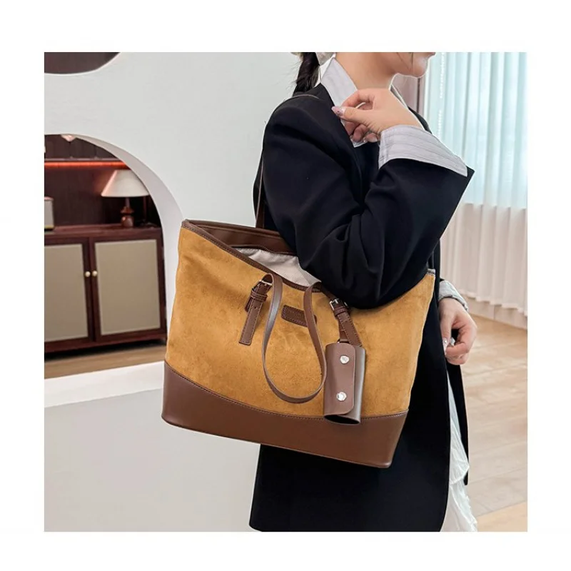 Bolsa mensageiro feminina feita de couro com estampa de cobra, elegante, bali, sofisticada, duradoura, espaçosa, estilo macio ​