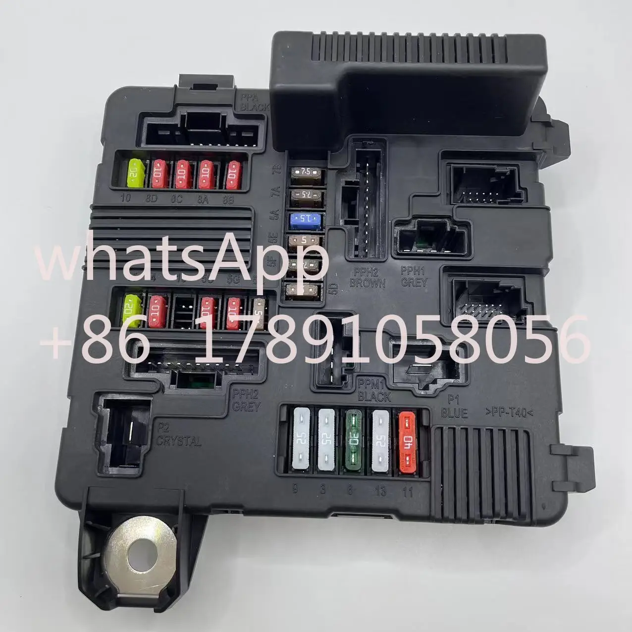 New Engine Fuse Box 8200306032 8200306033 For Re-nault Megane Scenic 2002-2006 Suitable for automatic transmission