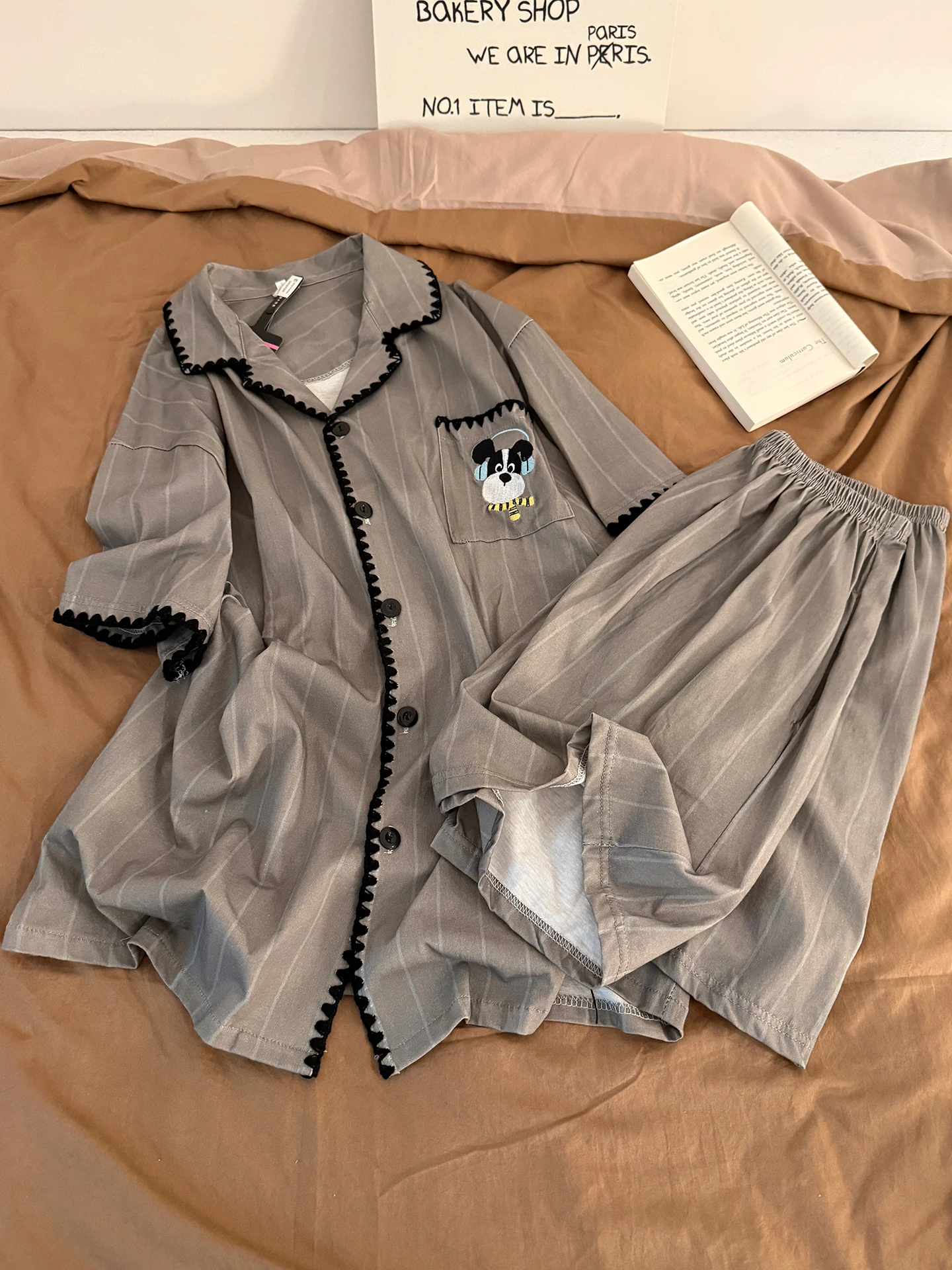 grey-striped-dog-summer-pajamas-loose-casual-cotton-short-sleeve-shorts-home-clothes-set-for-youth-comfortable-breathable-sle