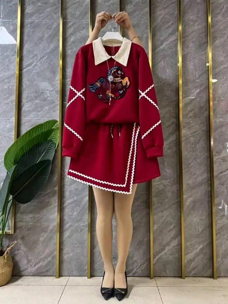 

Новогодний комплект: красная толстовка с мультяшным принтом и юбка, женский модный наряд, высокая талия, весенняя рабочая одежда в корейском стиле, стандартный крой