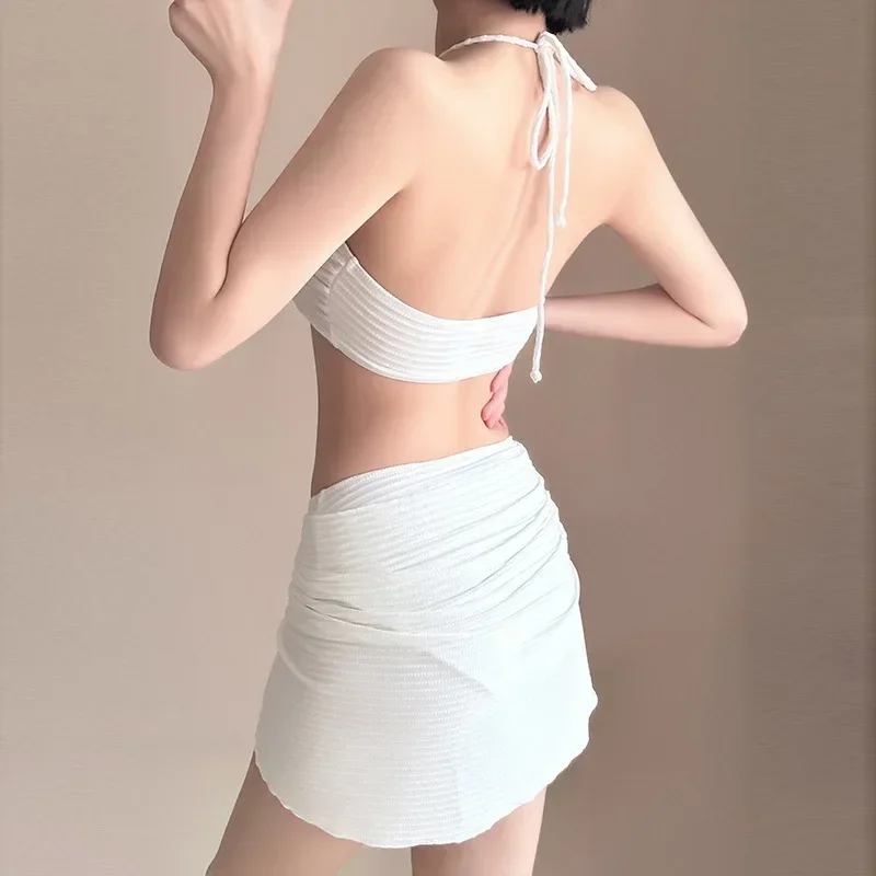 ชุดว่ายน้ำบิกินี่สไตล์ไทย 3 ชิ้น รุ่นใหม่ ขายดีประจำปี 2025 ดีไซน์เรียบหรู ช่วยให้ดูผอมเพรียว แฟชั่นสำหรับสาวๆ