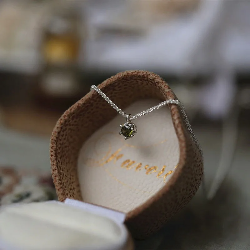 Sparkling zircon necklace women's light luxury niche design high-end explosion green diamond pendant collarbone chain wholesale