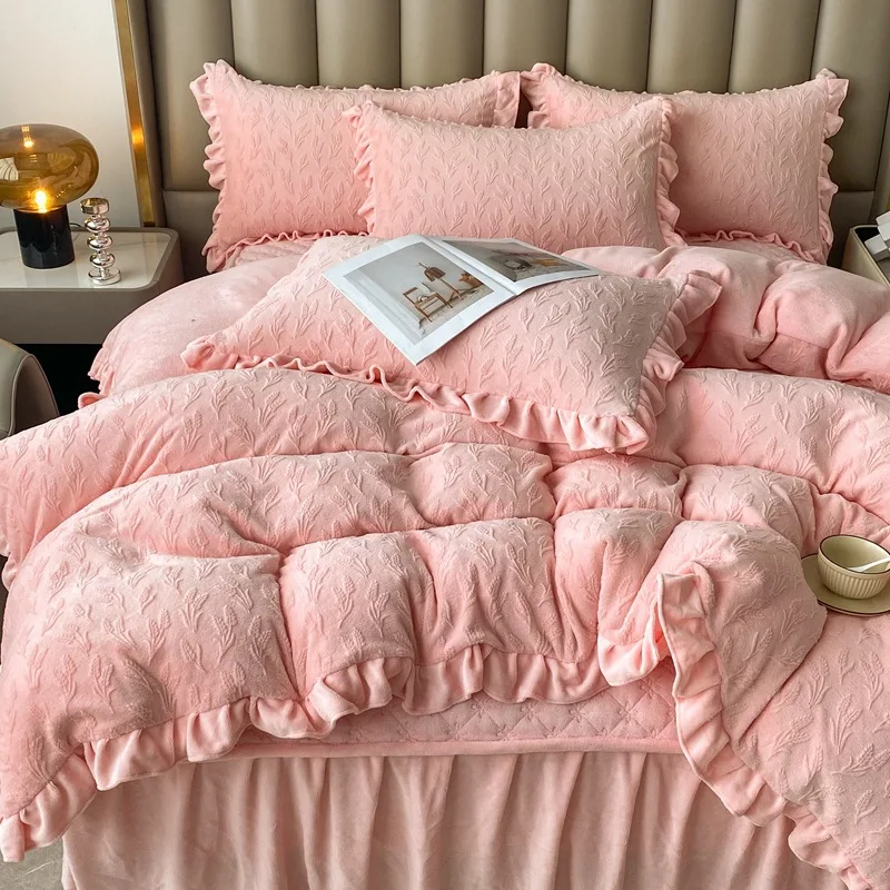 2024 new carved fleece padded bed cover four-piece bed skirt three-dimensional carved fleece feels delicate,soft and comfortable