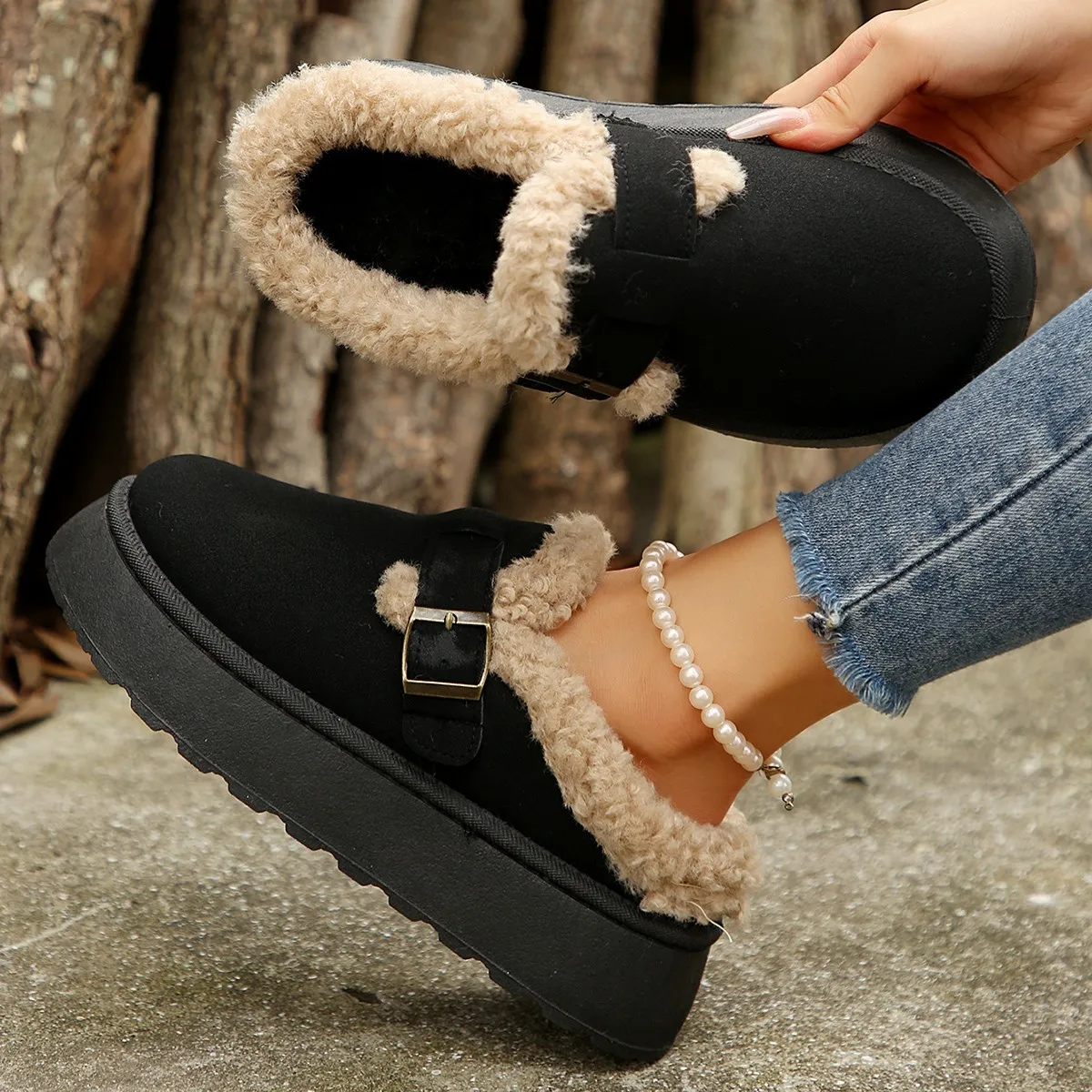 2024 New Luxury Winter women's Plush Fashion Retro Bean Shoes Cotton pantofole con suola piatta da donna Platform Zapatillas De Mujer