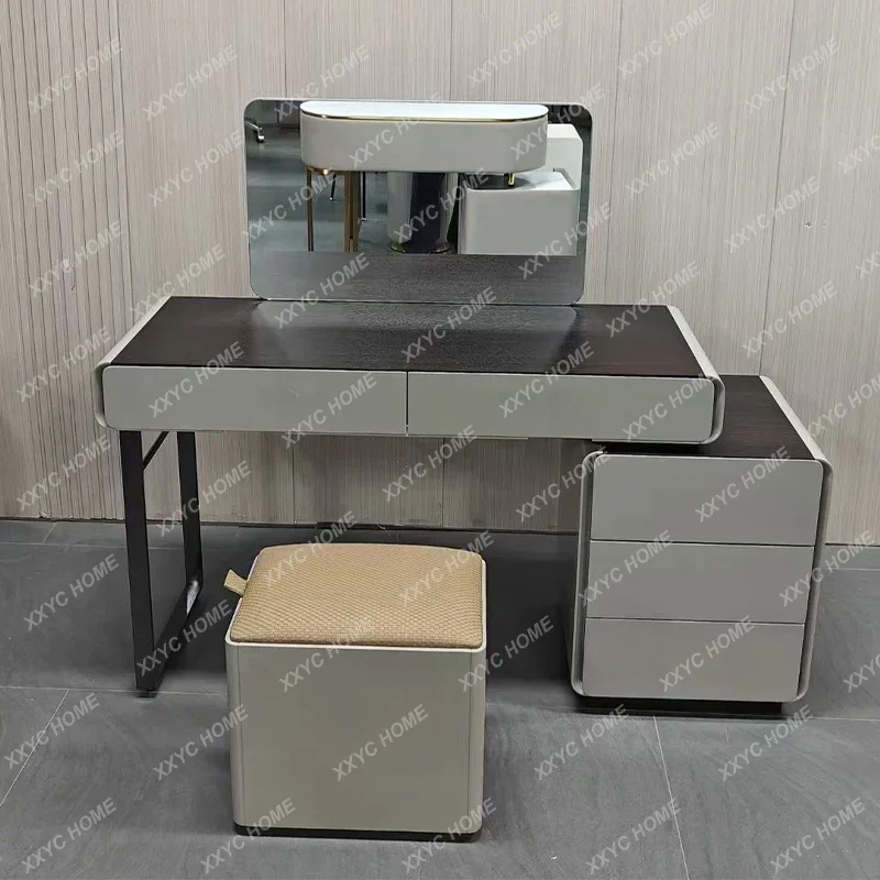 Y1 Modern Simple Dr…