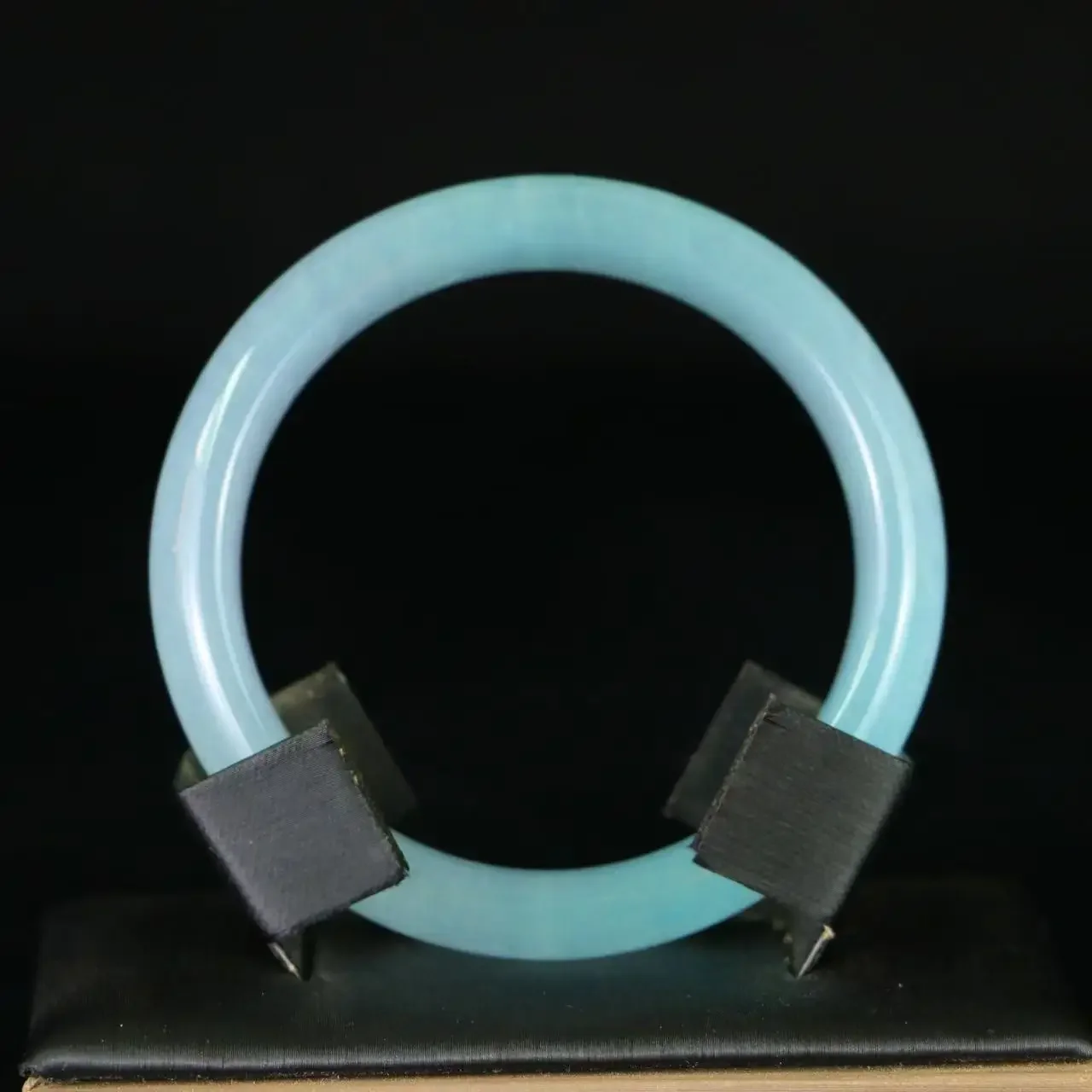 

Lychee Jelly Agate Bracelet Women's White Moonlight Thin Round Strip Jade High Ice Through The Female Niche