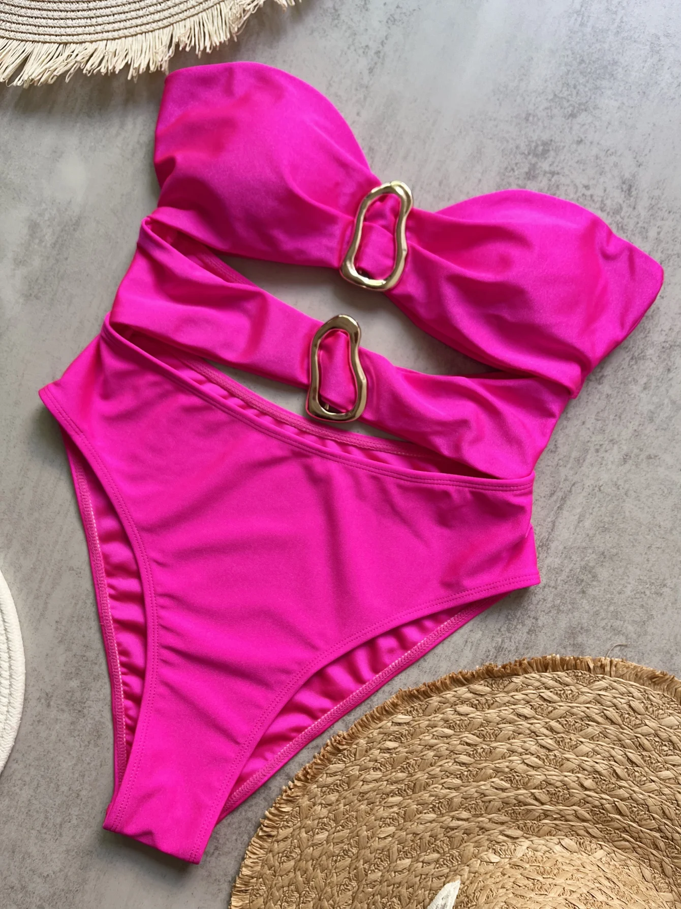 

Sexy Sexy Strapless Hollow Out One Piece Swimsuit Women Beach Bikini 2026 New All Season Solid Backless Vacation One Piece Swims